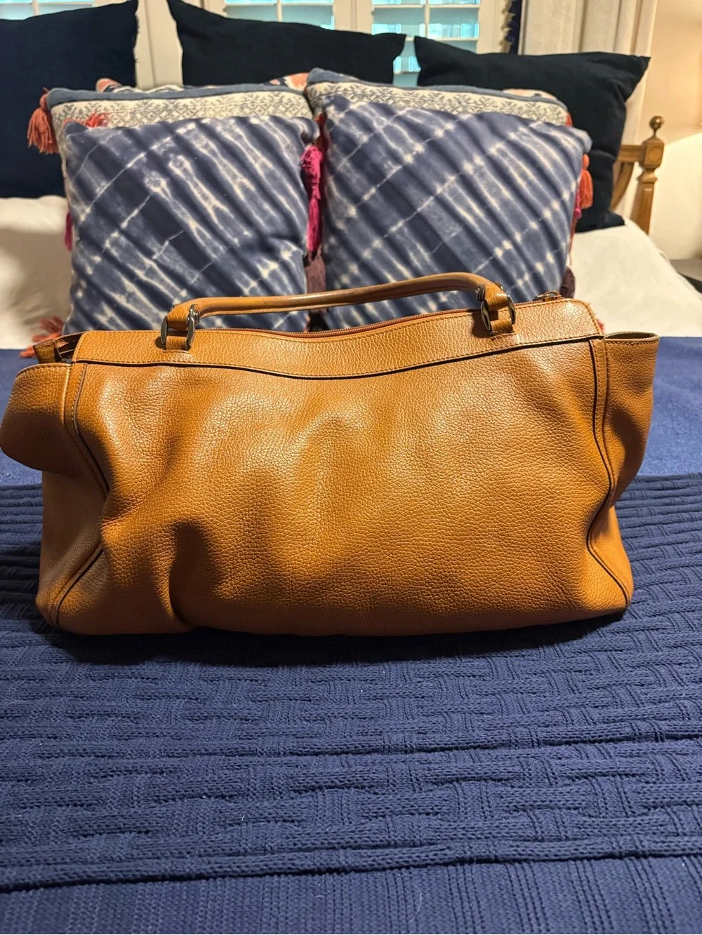Gucci Abby Large Tote authentic with serial number! Like new